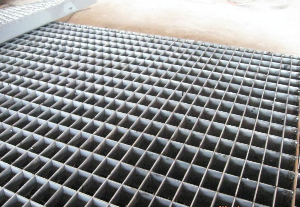 熱鍍鋅鋼格板是如何發(fā)展的